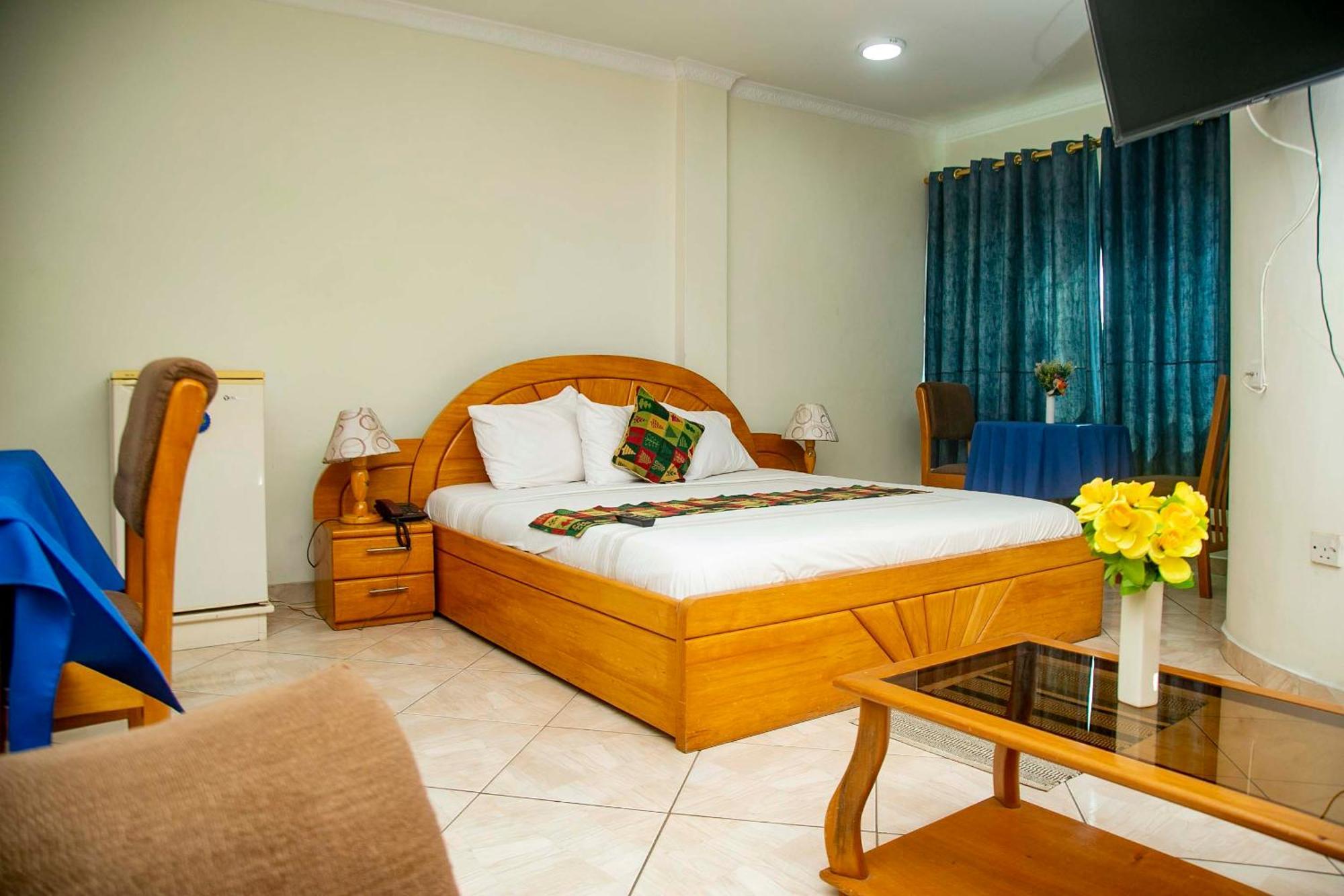 Brookvale Hotel Weija Ngoại thất bức ảnh