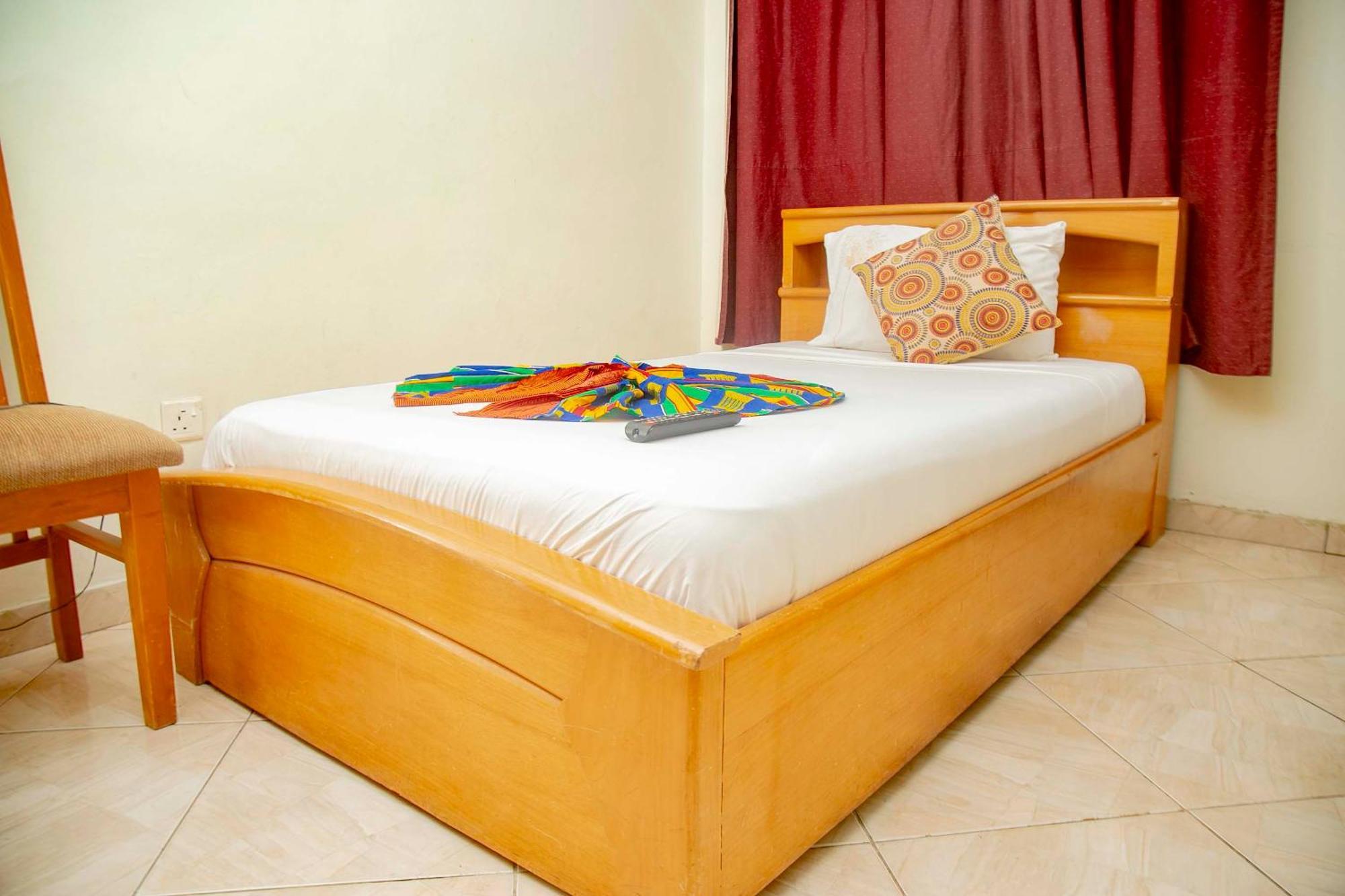 Brookvale Hotel Weija Ngoại thất bức ảnh
