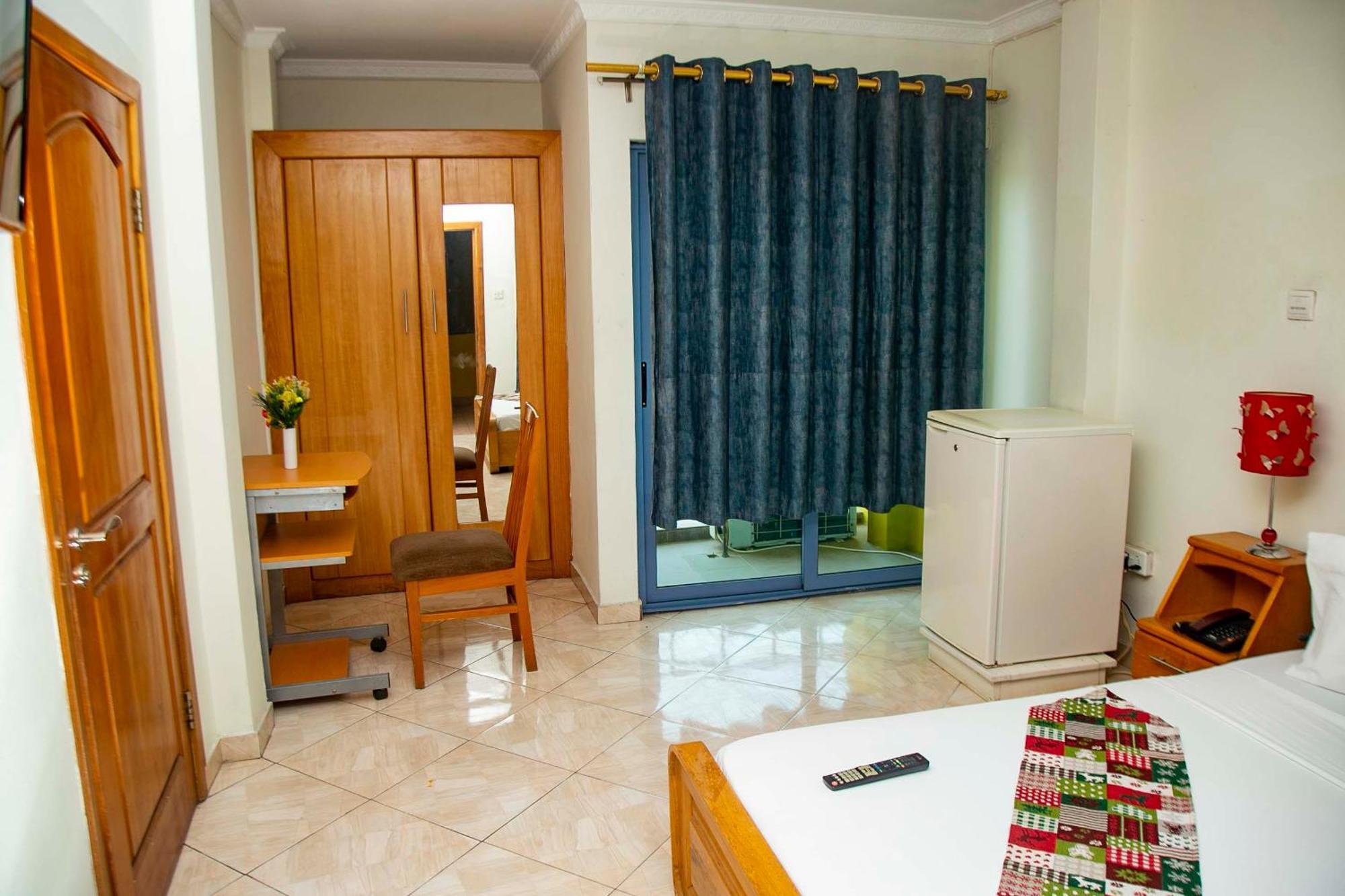 Brookvale Hotel Weija Ngoại thất bức ảnh