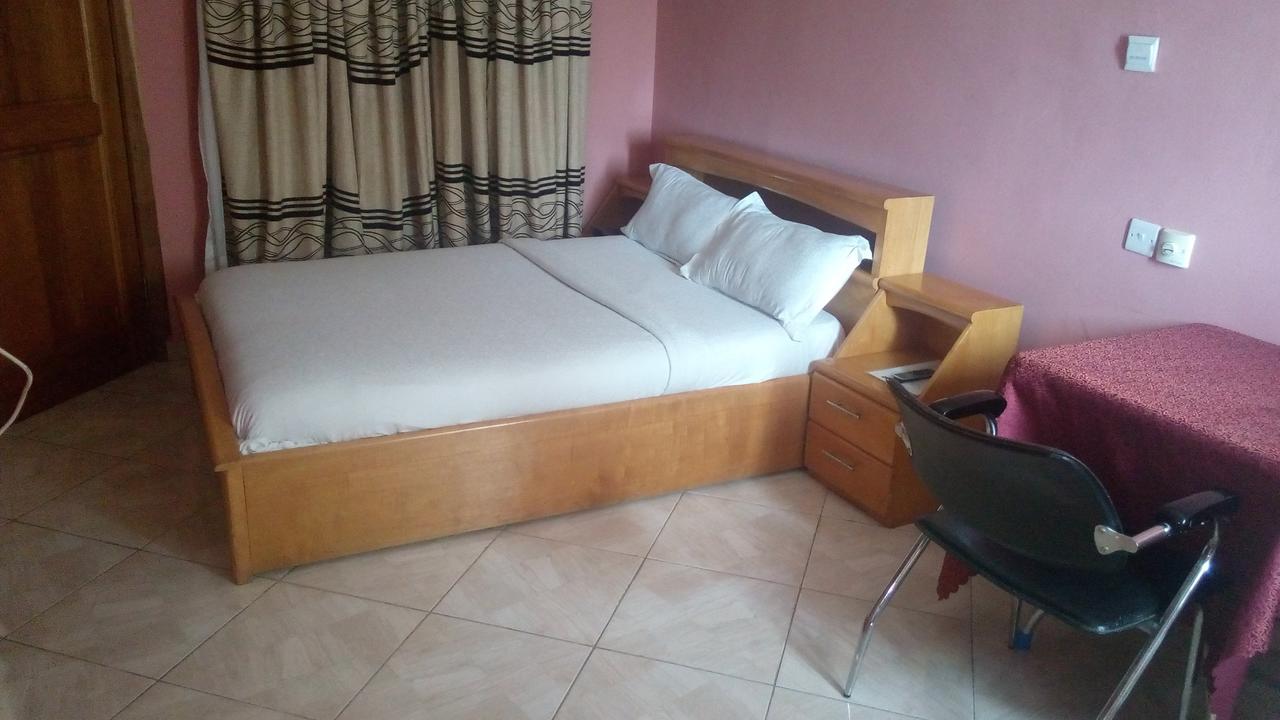 Brookvale Hotel Weija Ngoại thất bức ảnh