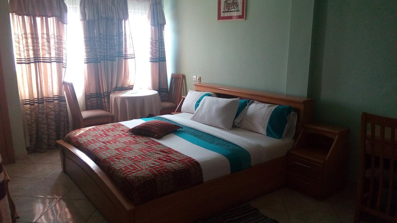 Brookvale Hotel Weija Ngoại thất bức ảnh